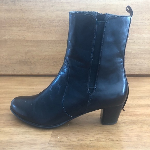 Ceverybody Black Heeled Boots Leather Chelsea Ankle Booties Size 7